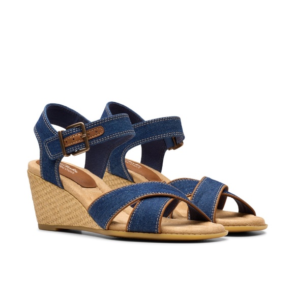 Womens Clarks Emmalae Iris Sandals, Dark Denim Leather. 26181666 - Picture 4 of 7